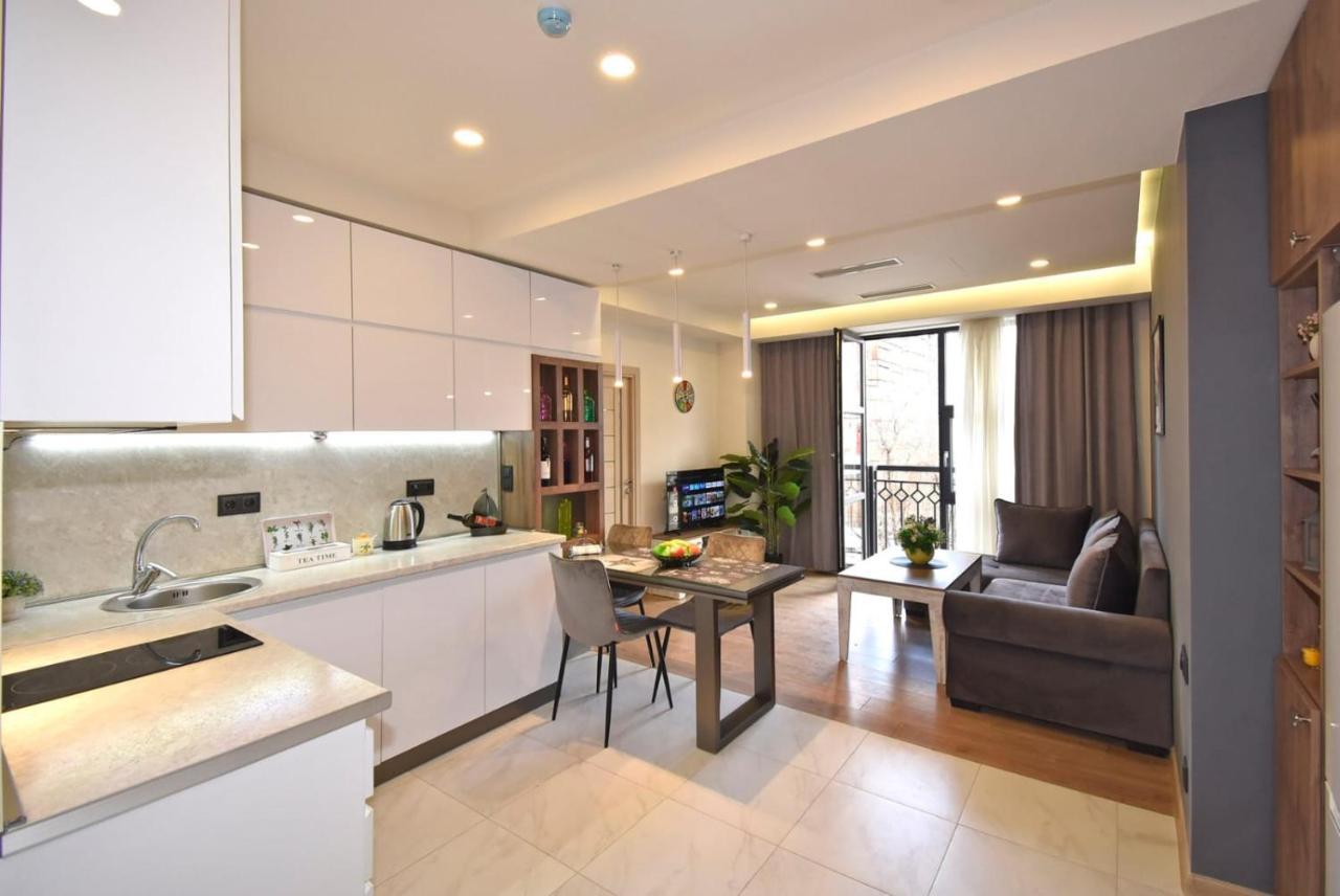 Home4You City Center Apartments Erivan Exterior foto