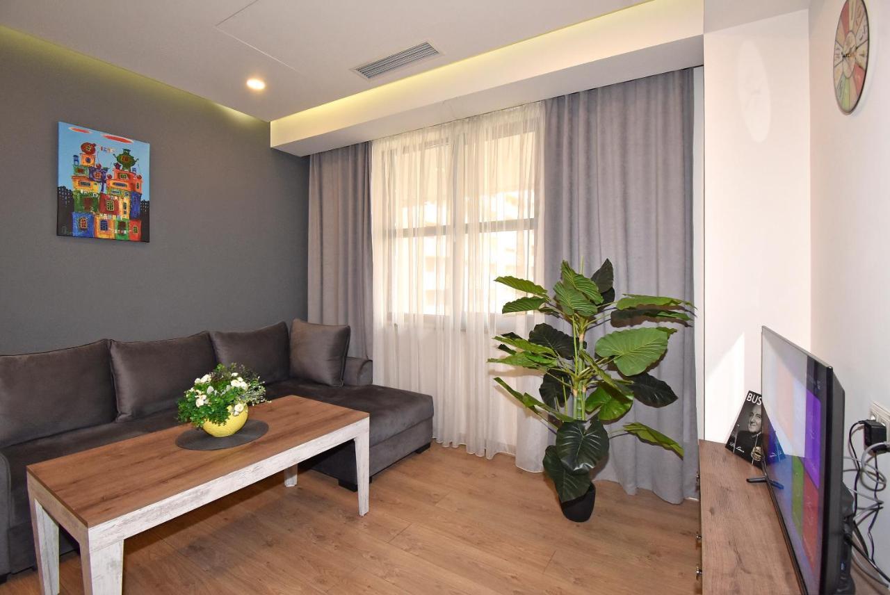 Home4You City Center Apartments Erivan Exterior foto